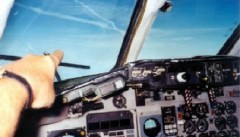 Pilota esce dal coma dopo 30 anni e non riconosce le scie degli aerei